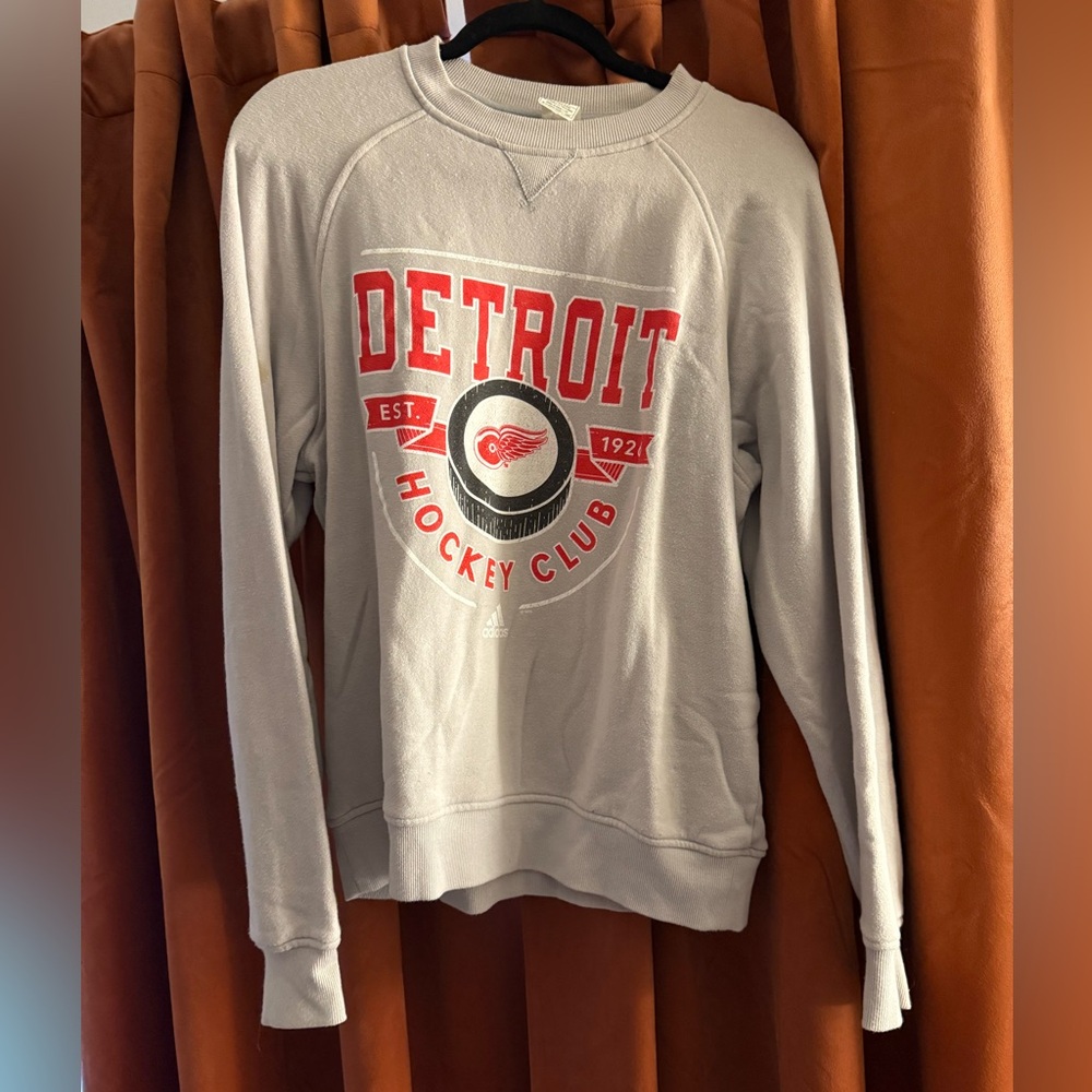 Detroit redwings sweatshirt